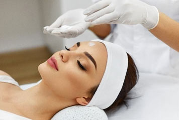Skin Lighting Facial